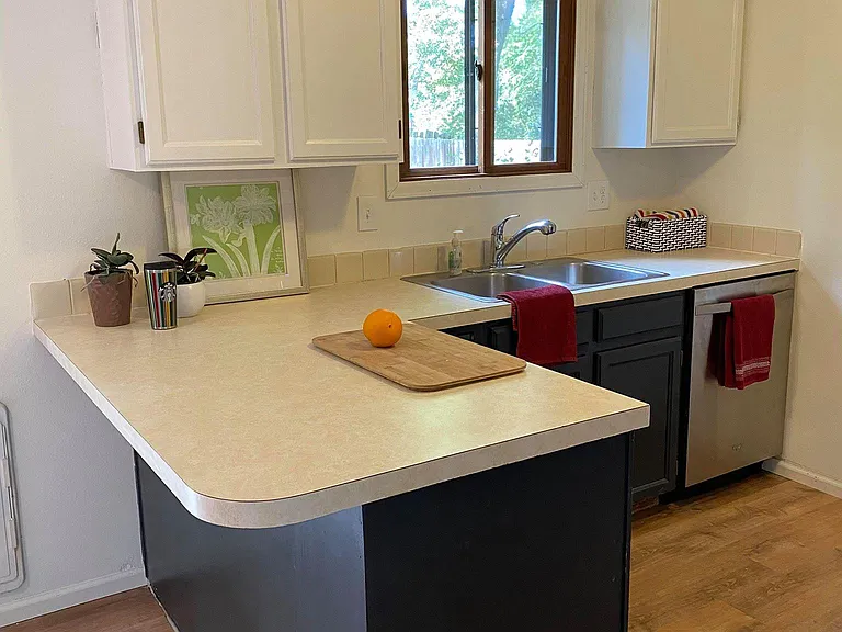 824 Coronado Ave — Photo 4