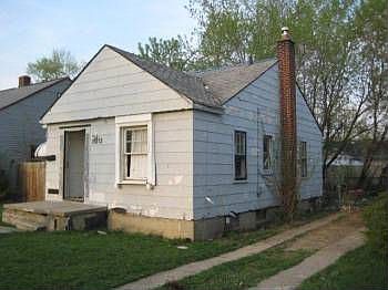 2nd image of 19212 Langholm St