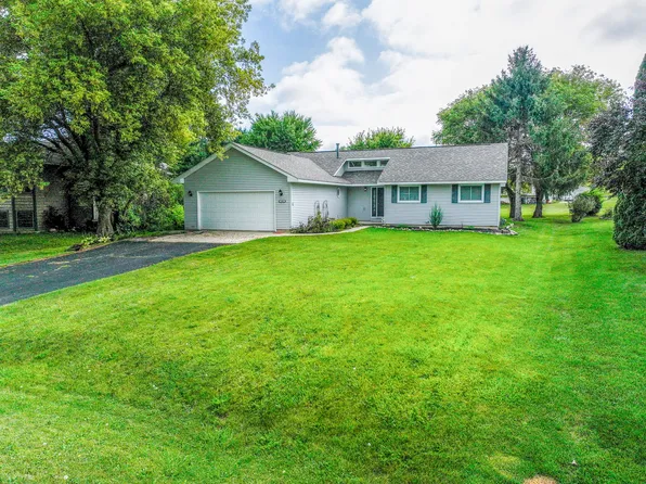 106 Sequoyah Ct SW, Poplar Grove, IL 61065