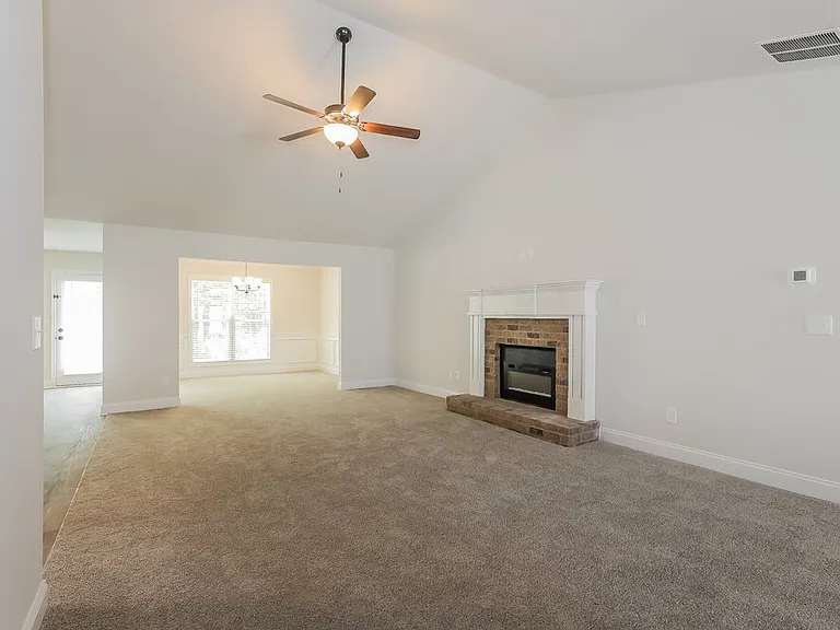 128 Heartland Cir — Photo 4
