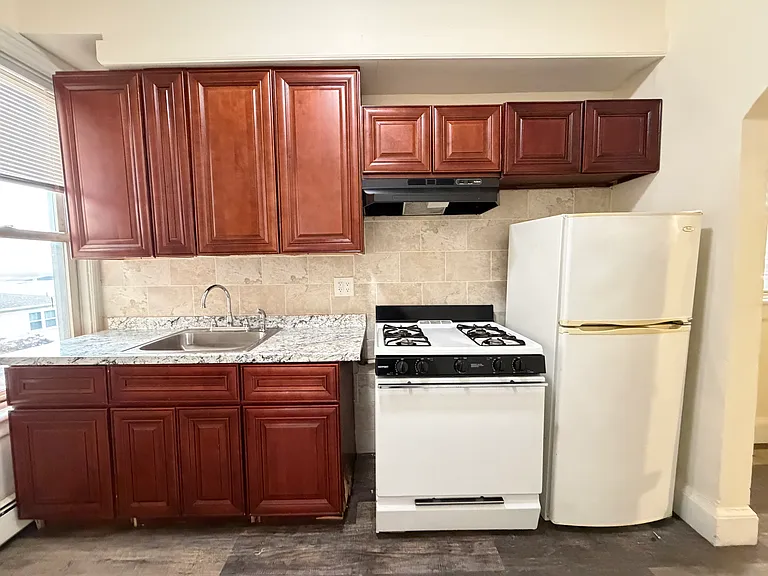 13 Columbia Ave #4 — Photo 1
