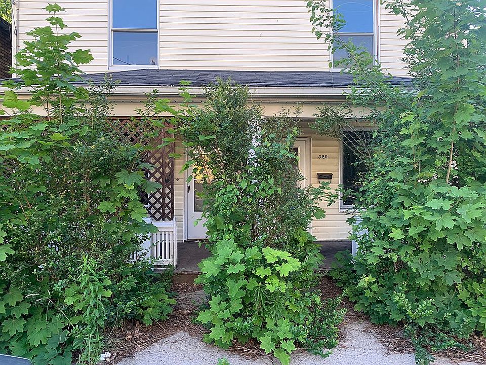 2nd image of 320 1/2 Wood St