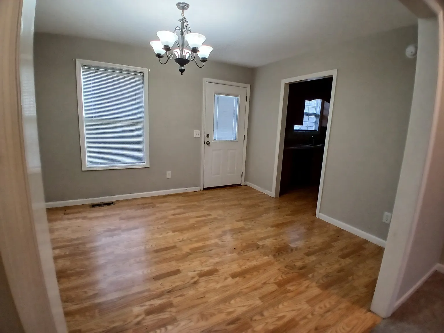 3 bed, 2.5 bath, 743 sqft, $1,500 — Photo 3