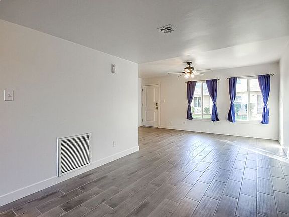 4th image of 709 E Vaughn Dr