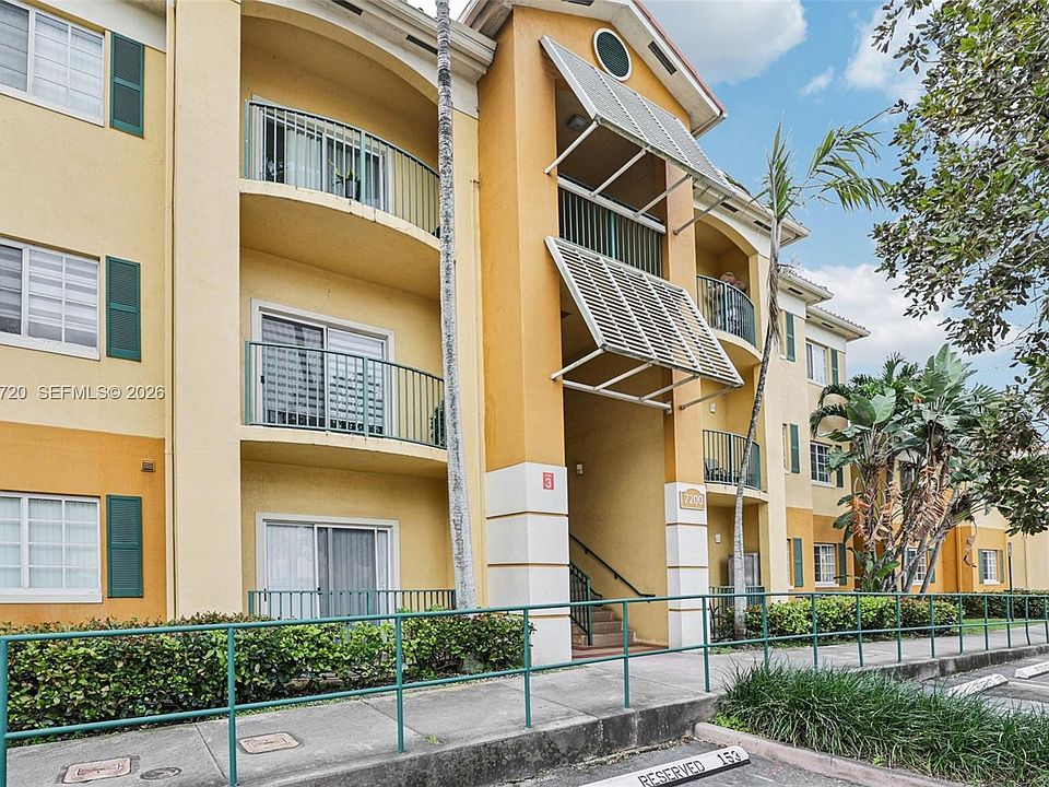 1st image of 7200 NW 114th Ave APT 106
