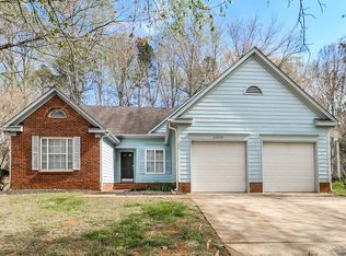 11016 Pale Hickory Ln, Charlotte, NC 28215