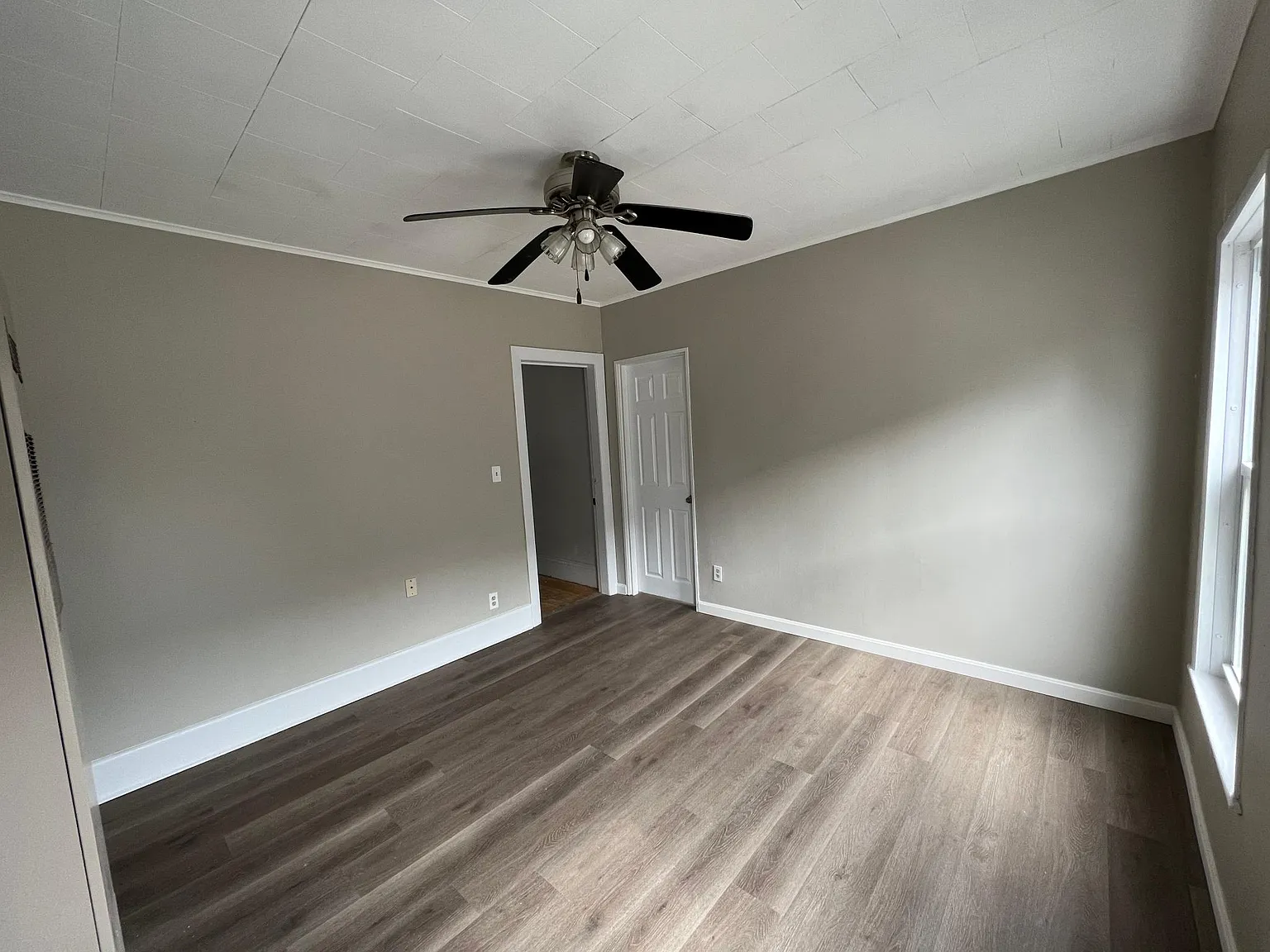2 bed, $2,000 — Photo 2