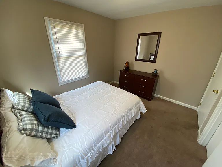 610 Woodfin Rd — Photo 10