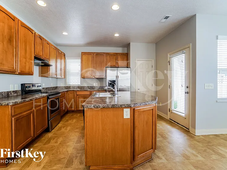 5643 Holly River Ave — Photo 7
