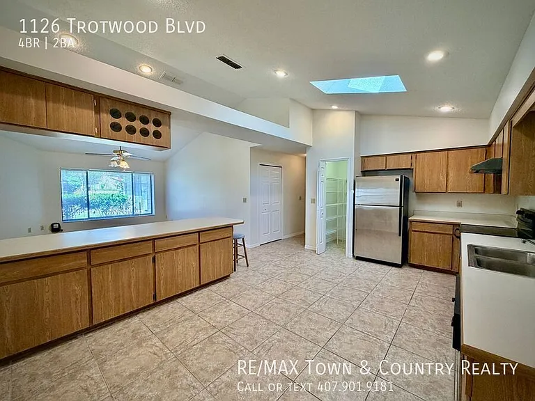 1126 Trotwood Blvd — Photo 13