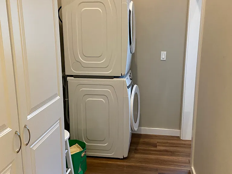 384 W Washington Ave #1 — Photo 6
