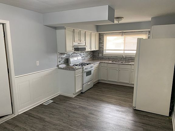 4th image of 519 Lenoir Ave
