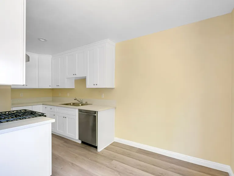1070 W Kensington Rd #2 — Photo 7