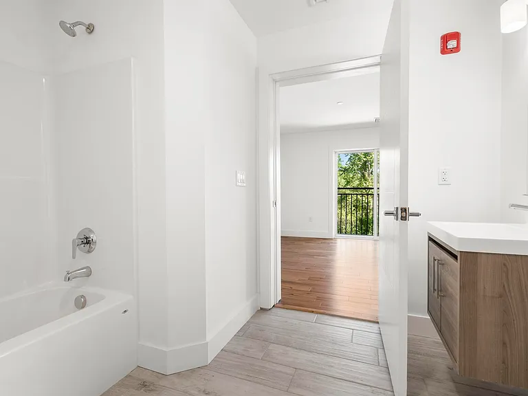 245 E Main St #1 — Photo 17