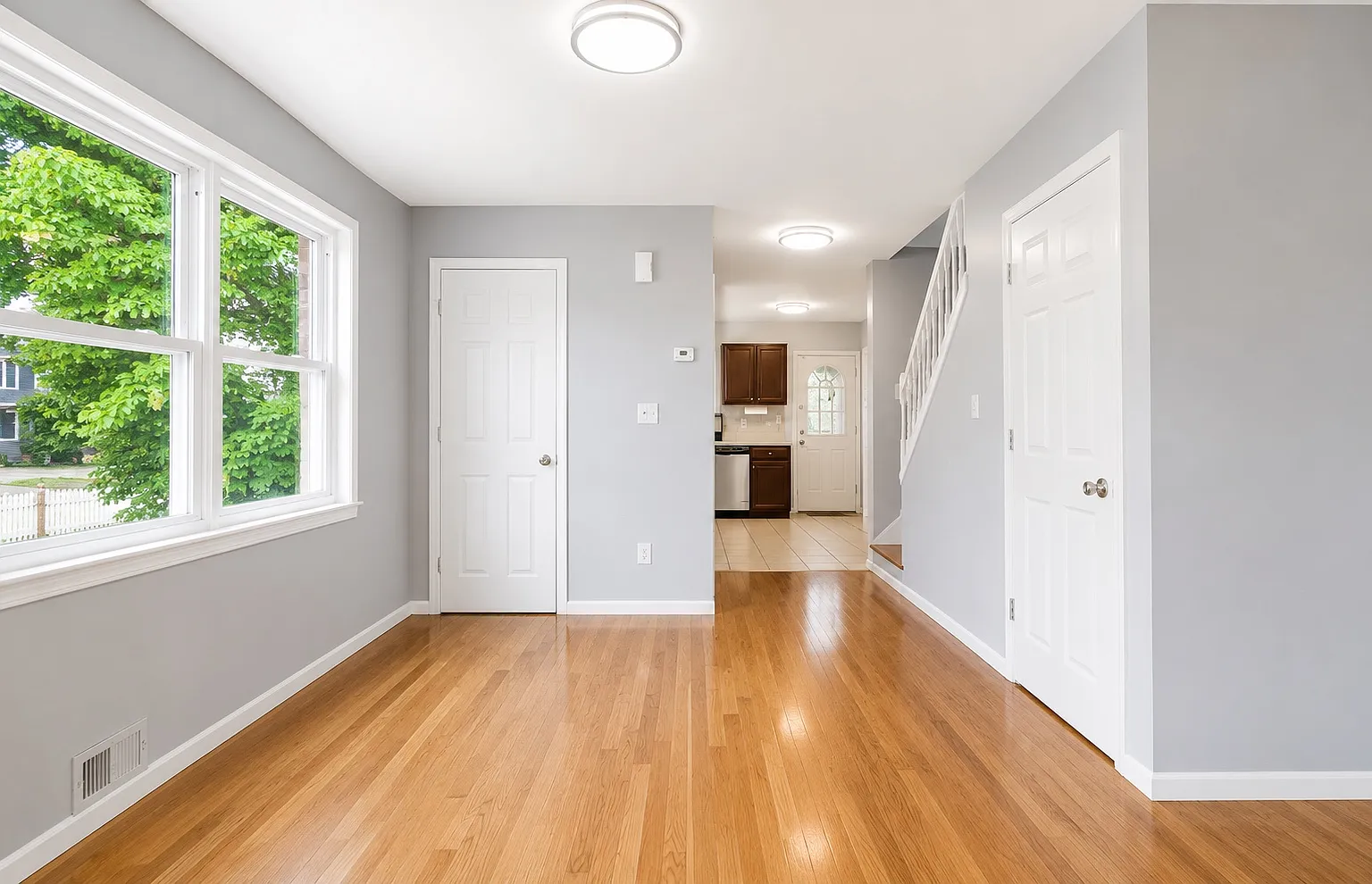 3 bed, 1.5 bath, $3,500 — Photo 3