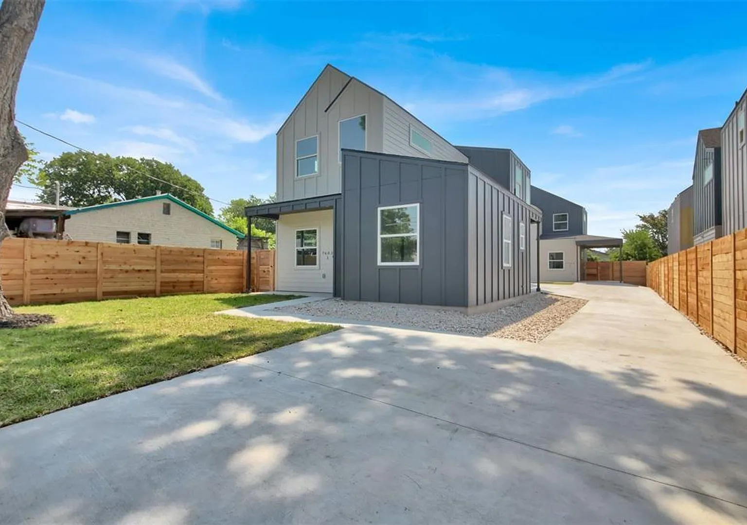 7603 Carver Ave — Photo 1