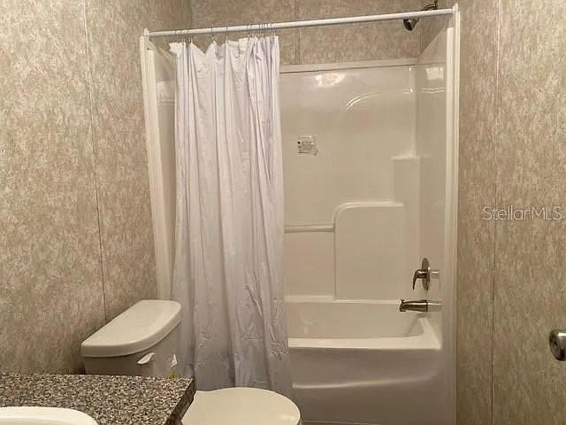 877 SE 38th Way — Photo 14
