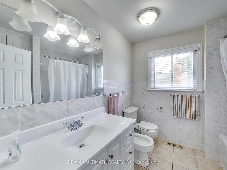 19 Glenora Ave #UPPER — Photo 24