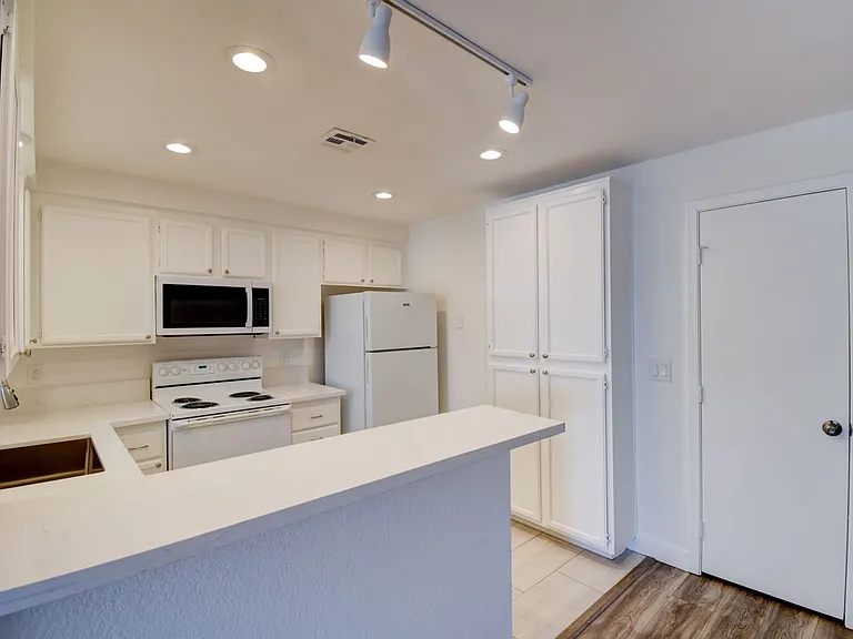 6867 Tamarus St #202 — Photo 7