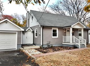 15 Pica Pl, Tinton Falls, NJ 07724