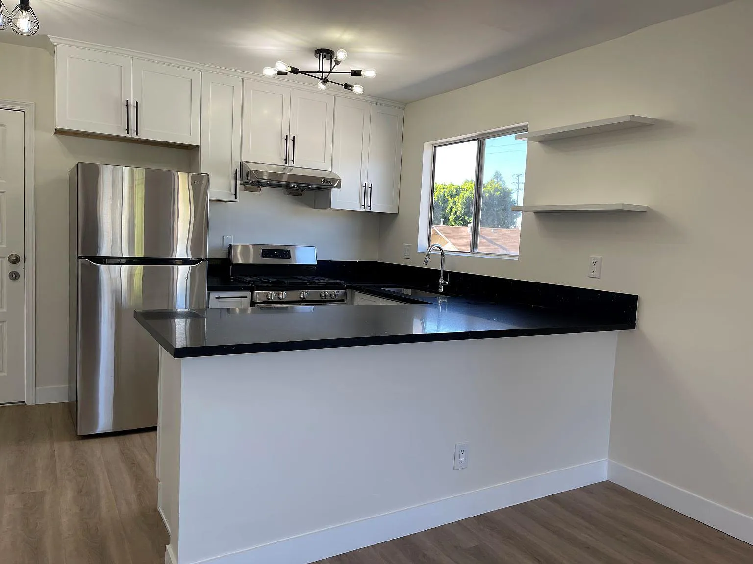 2 bed, 907 sqft, $2,800 — Photo 4