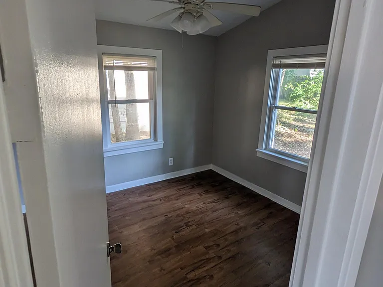 406 E Iowa St #2 — Photo 13