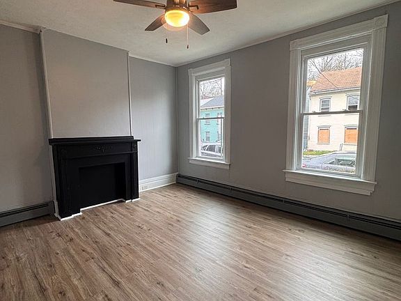 3rd image of 160 N Miller St #1