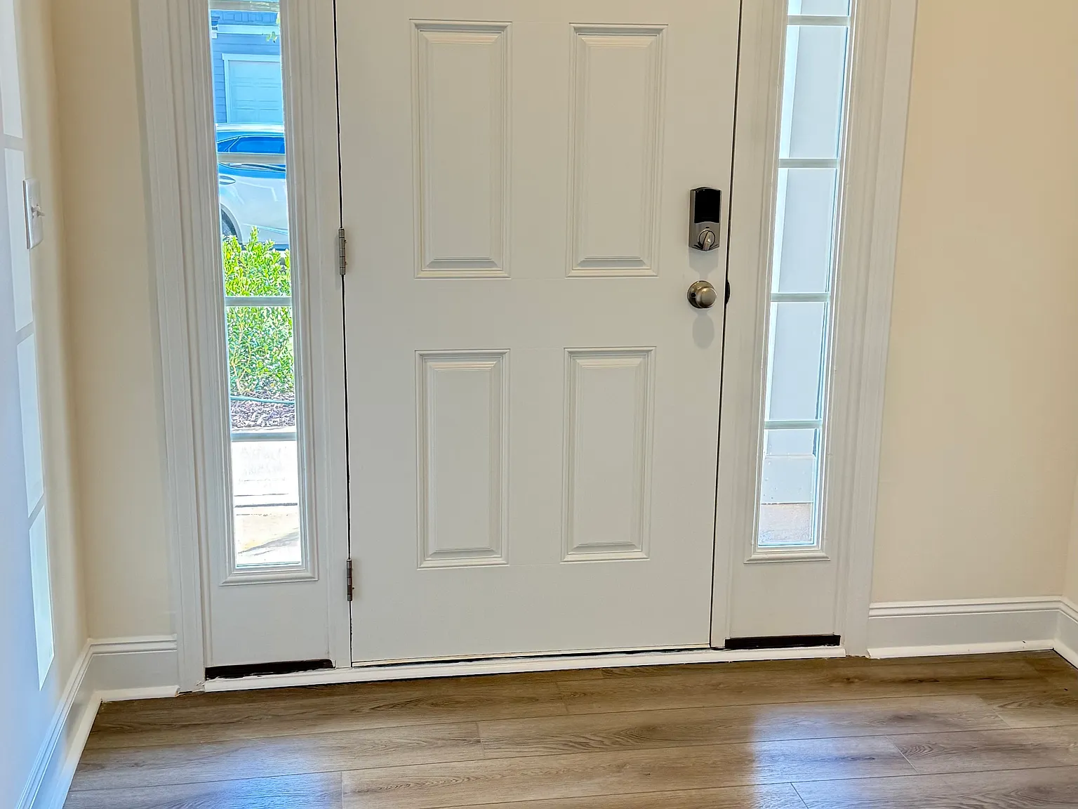 3 bed, 2.5 bath, 1630 sqft, $2,000 — Photo 2