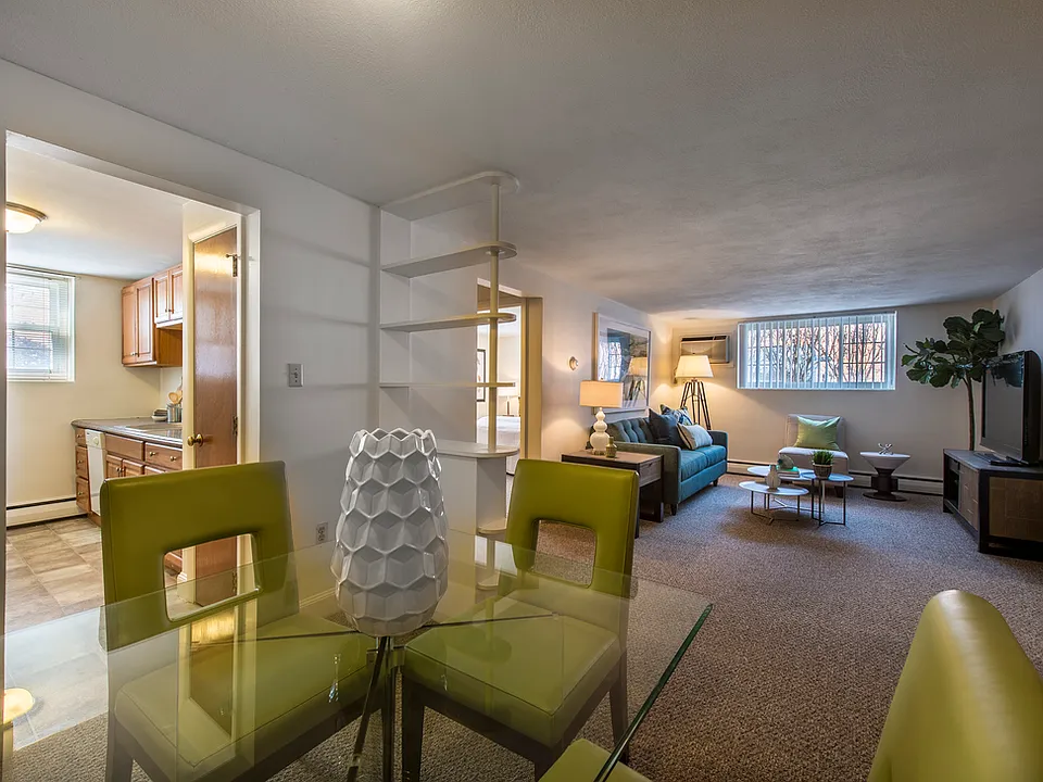 8 Brattle Dr #1