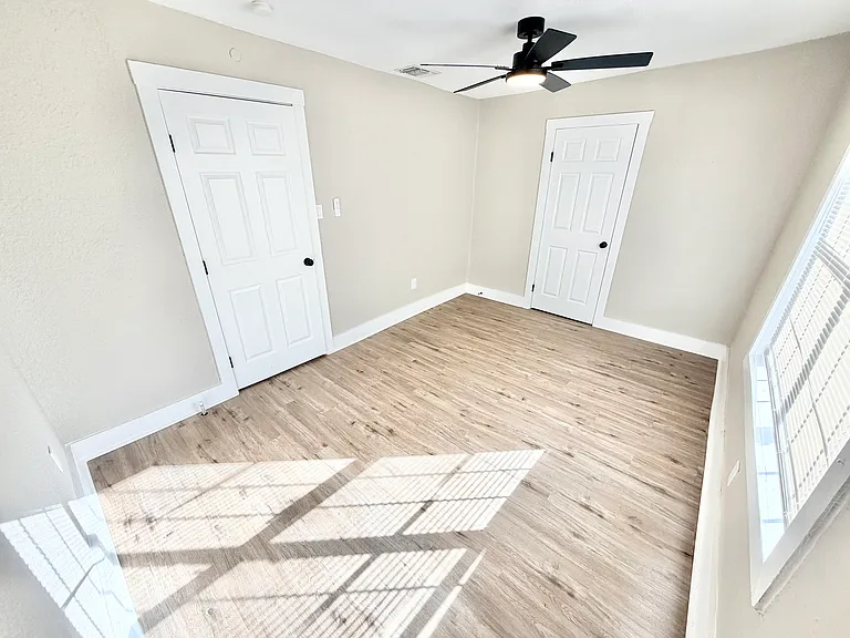 1327 Bailey Ave — Photo 13