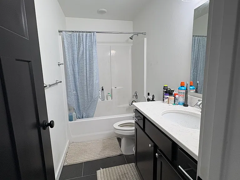 1017 Cassandra Ln #A — Photo 4