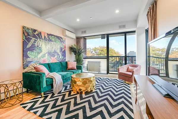 Rented by Bond New York | media 41