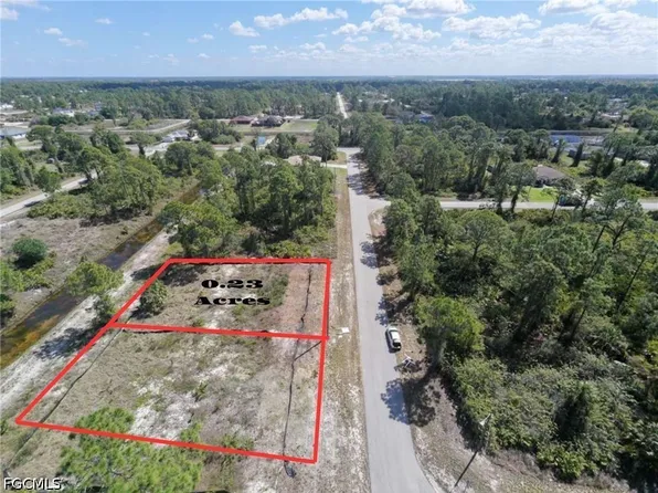 1021 Kaye St E, Lehigh Acres, FL 33974