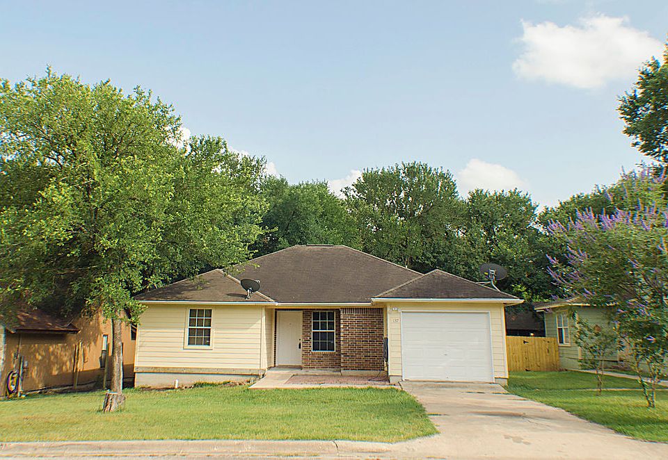 1st image of 137 Oak River Dr