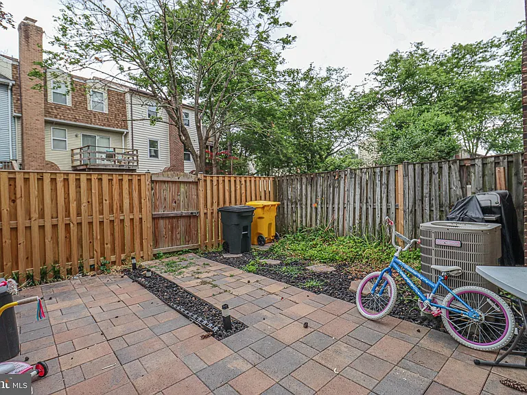 2426 Vineyard Ln — Photo 39