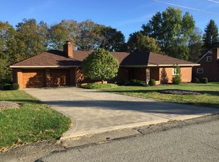 2892 Sunset Cir, Export, PA 15632