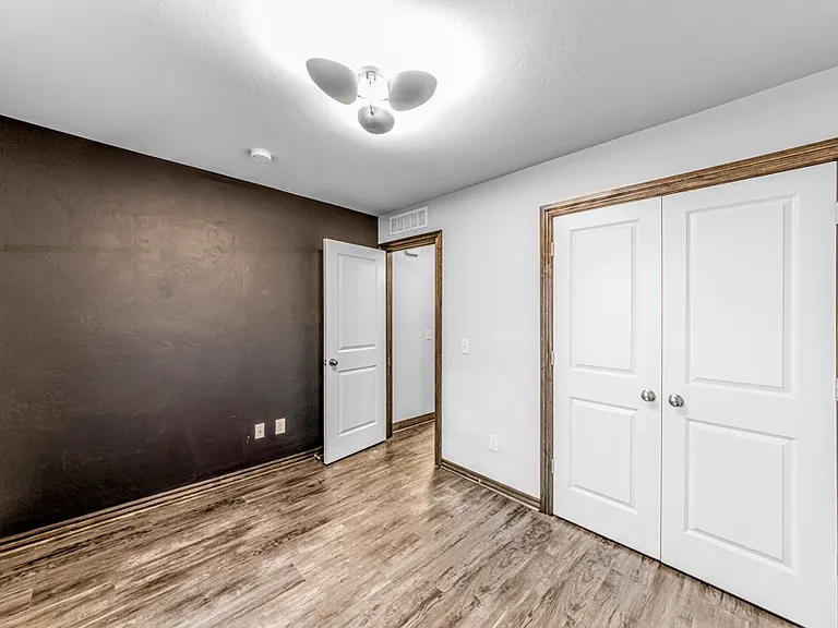 1213 S Landry Ln — Photo 20