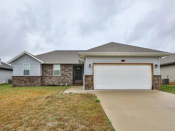 1053 S Christopher Ave, Springfield, MO 65802