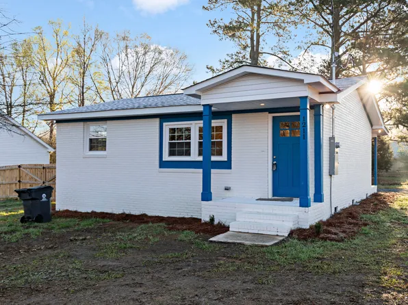 1211 S 1st St, Lillington, NC 27546