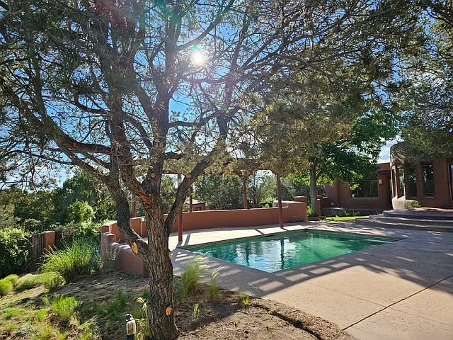 1306 Lejano Ln — Photo 38