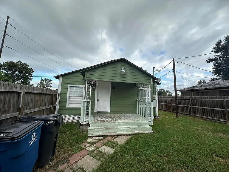1015 Virginia St #1/2 — Photo 1