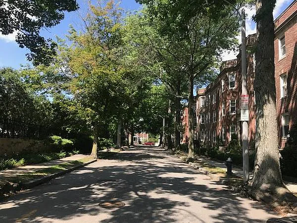 61 Thatcher St — Photo 4