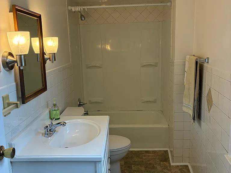 1002 Curry Rd #2 — Photo 10