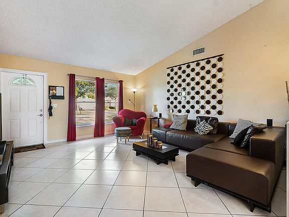 5th image of 1145 NW 10th St