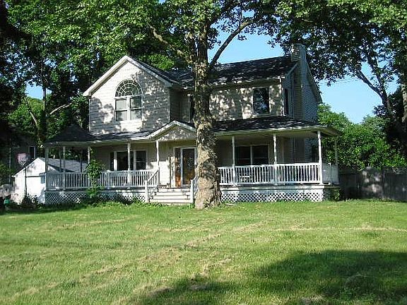 3rd image of 81 Virginia Ave