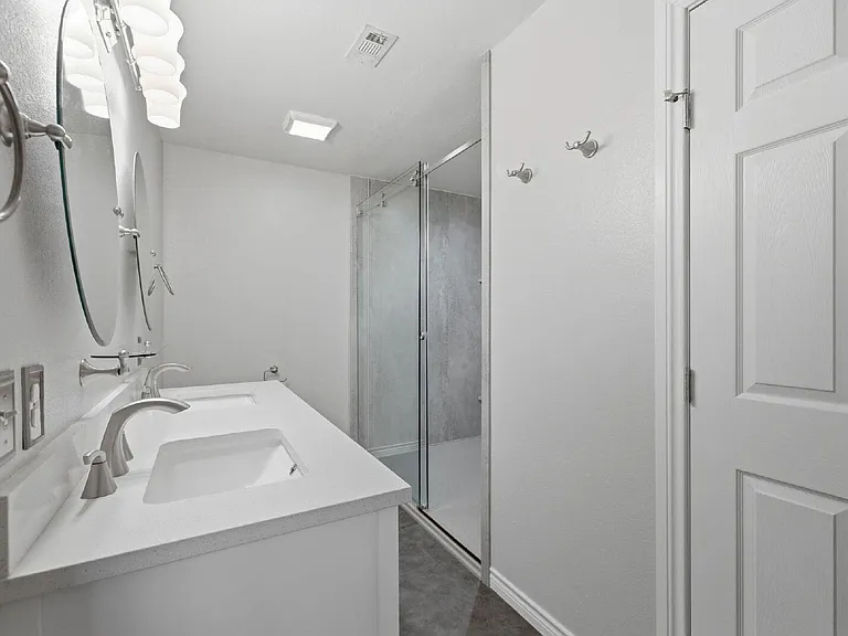 2725 Ryan Place Dr — Photo 18