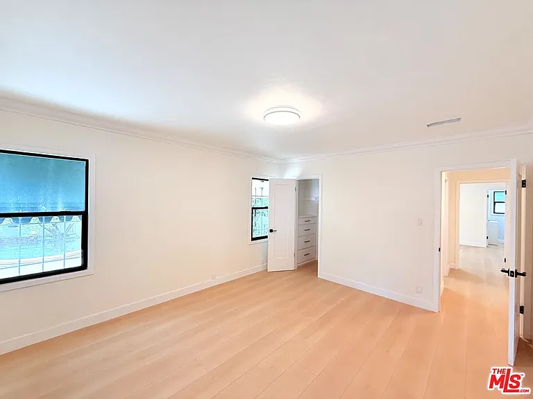 6132 Whitsett Ave — Photo 25