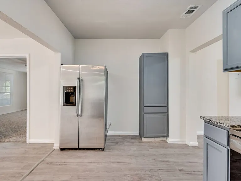 2704 Rosen Ave — Photo 7