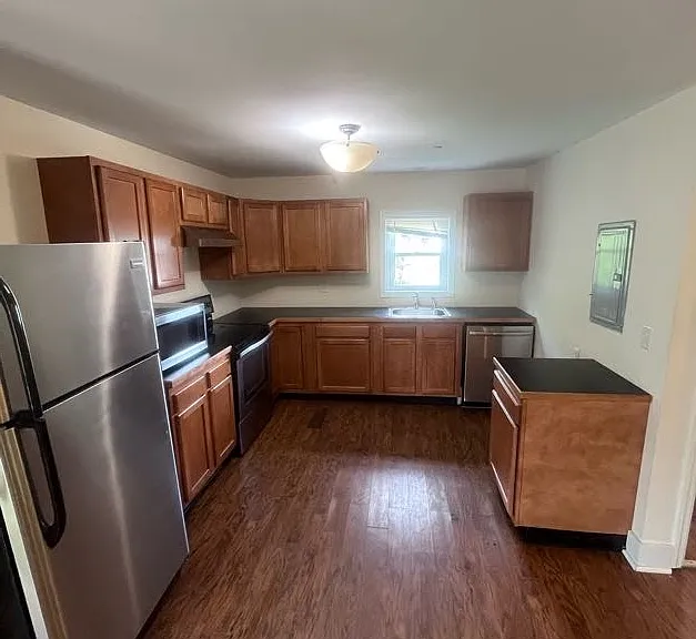 845 Adams Ave #2 — Photo 2