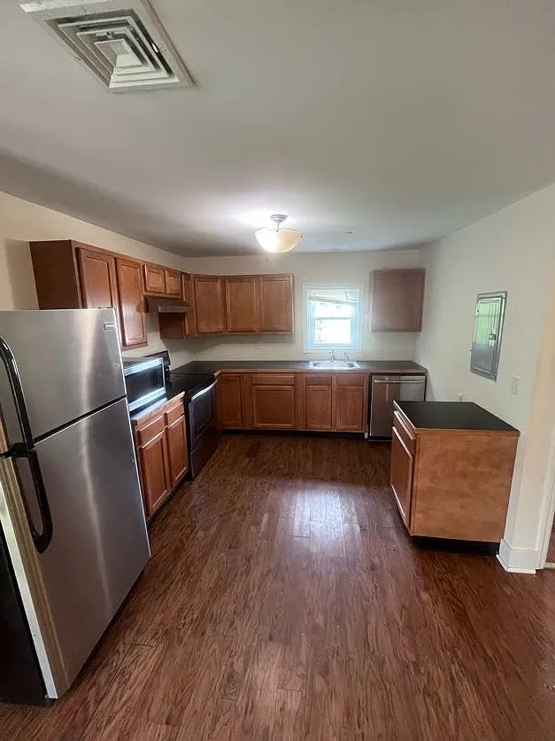 Building Photo - 845 Adams Ave #2